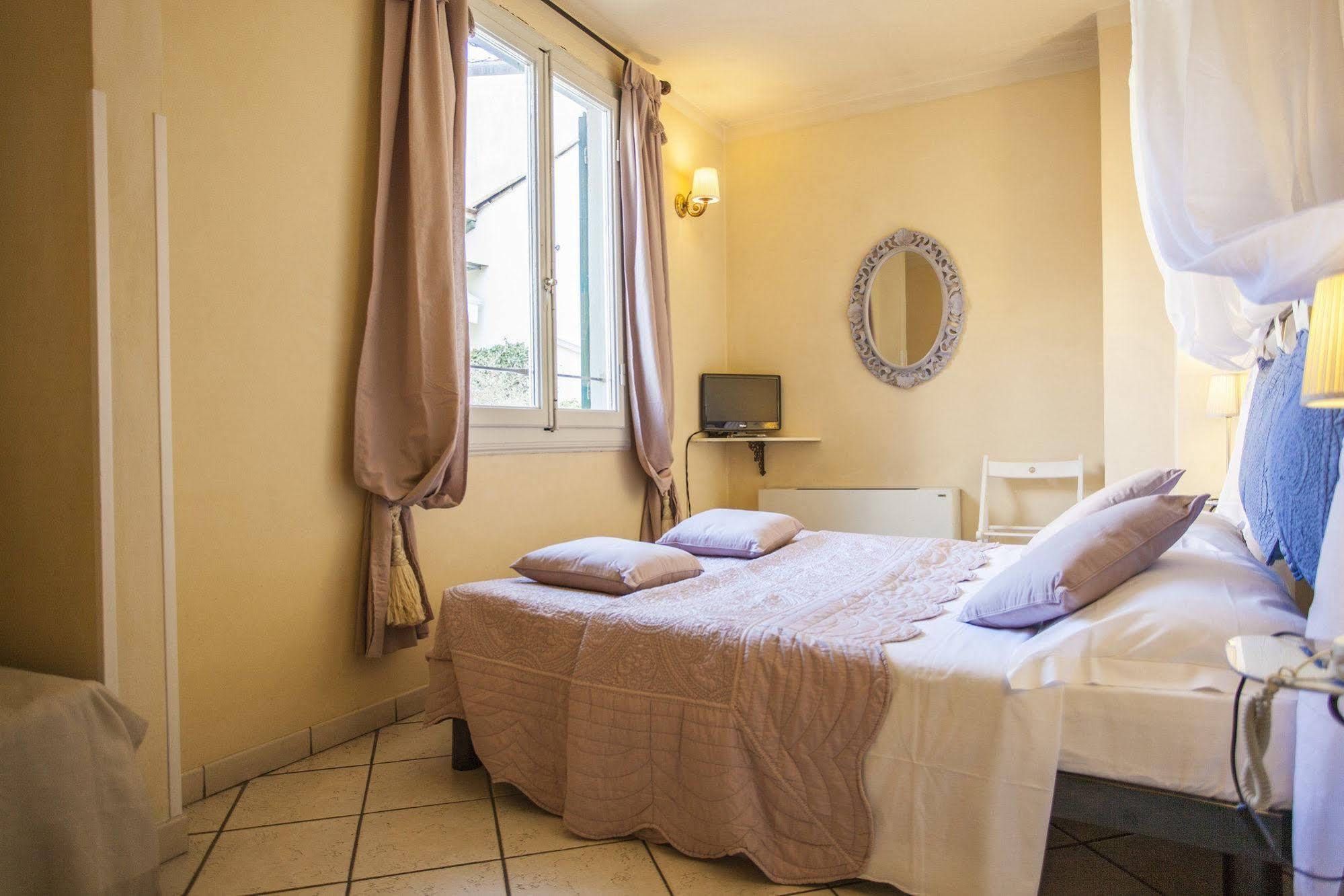 B&B Life Style Novecento Firenze Bagian luar foto