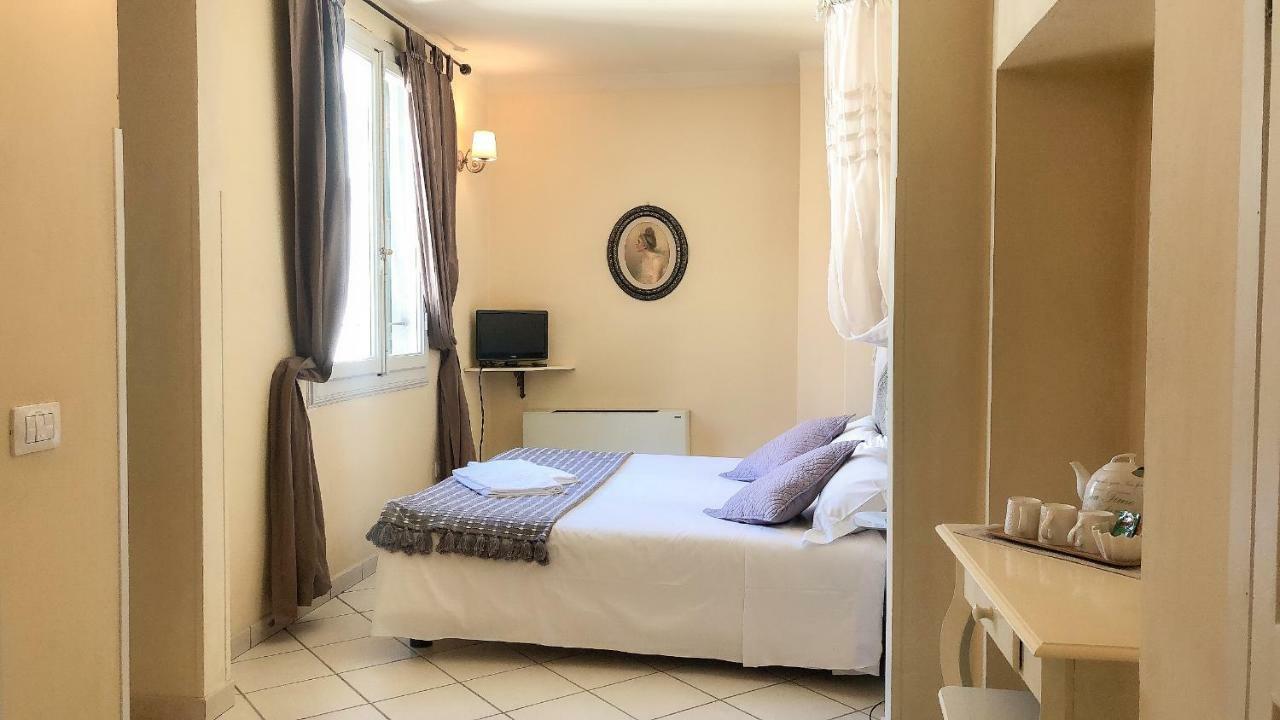 B&B Life Style Novecento Firenze Bagian luar foto