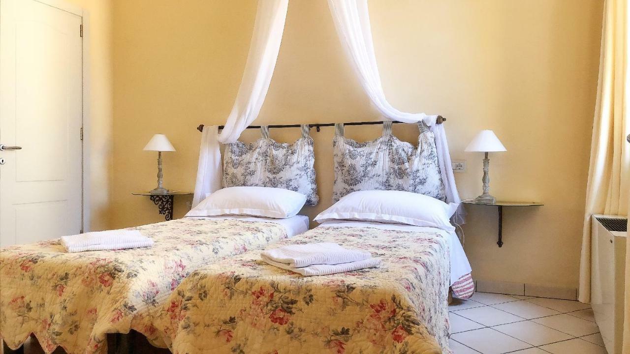 B&B Life Style Novecento Firenze Bagian luar foto
